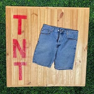 Levi’s jean shorts